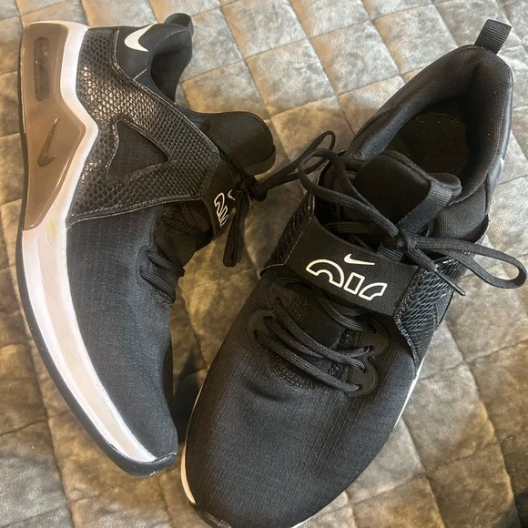 Women's Air Max Bella TR 5 Training Sneakers from Finish Line - Picture 4 of 5